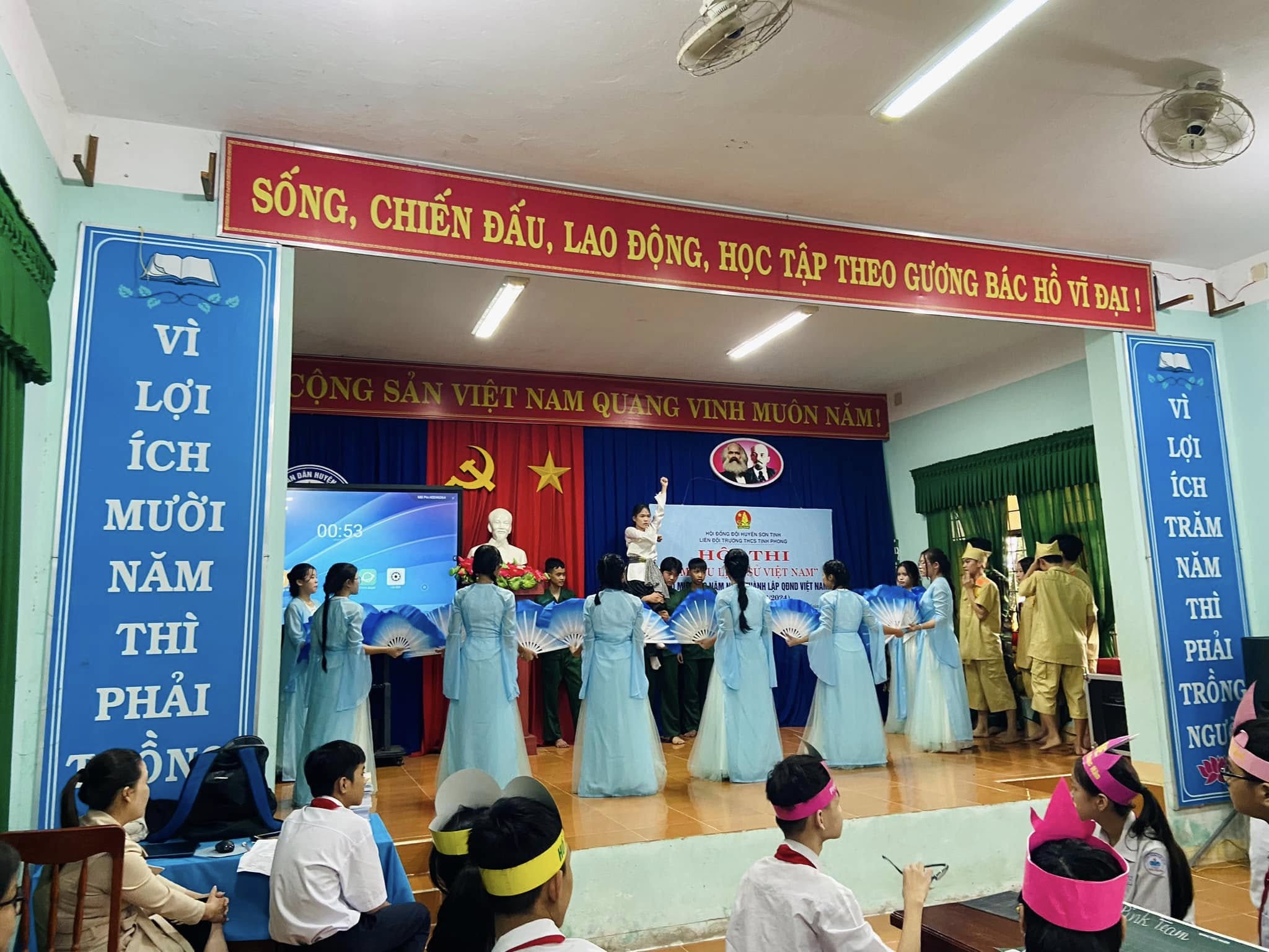 Hoạt cảnh của các lớp
